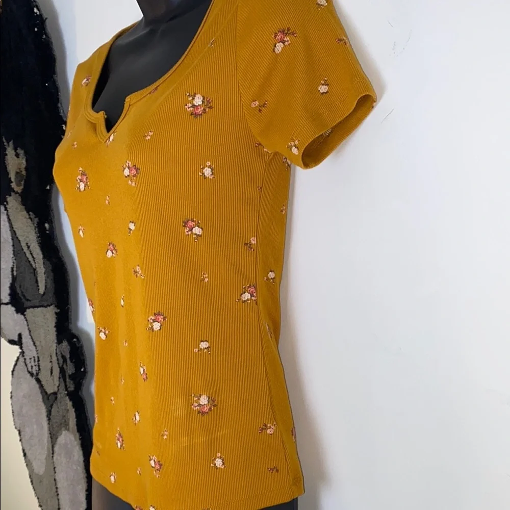 Old Navy Yellow Fitted Short Sleeve T-Shirt